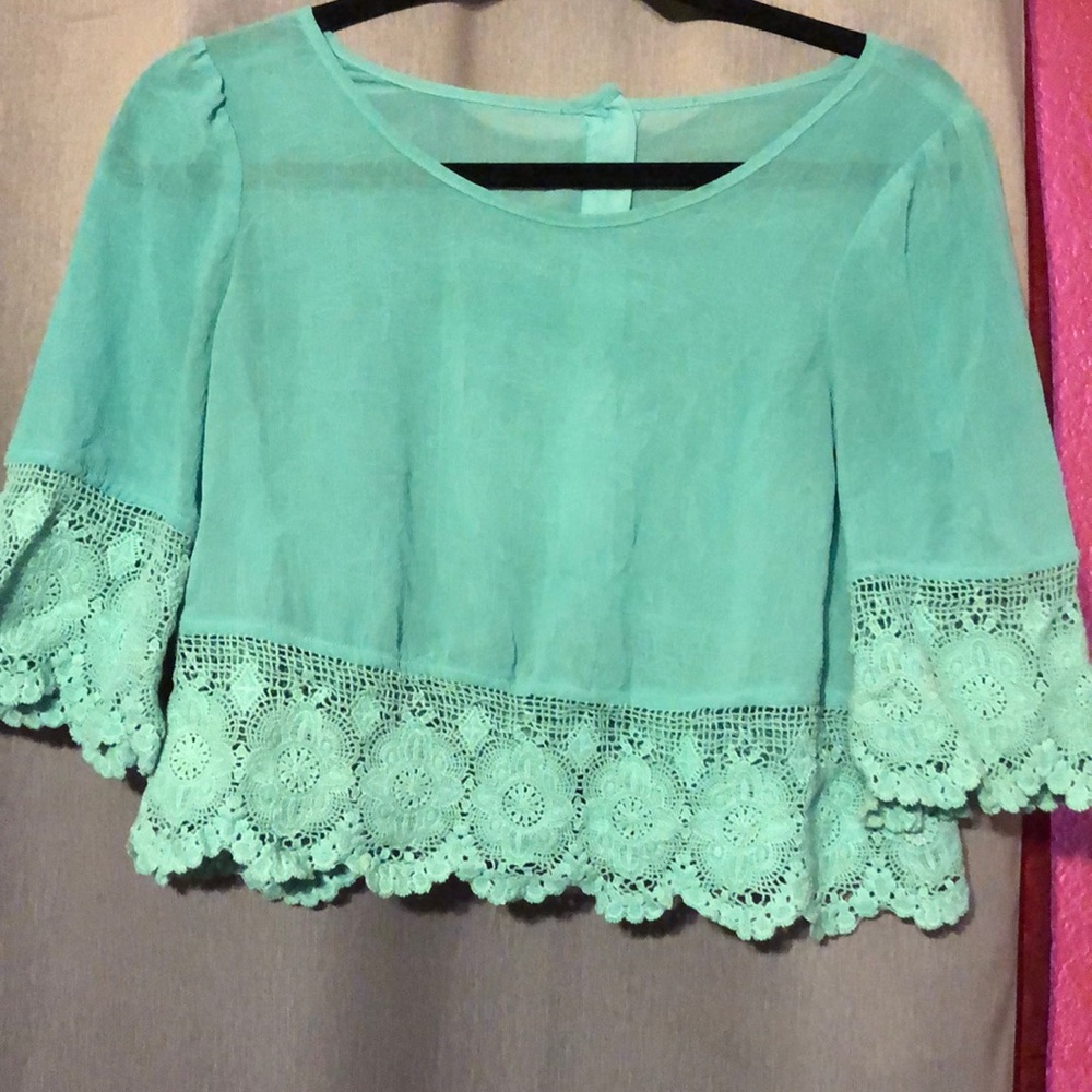 Loose crop top